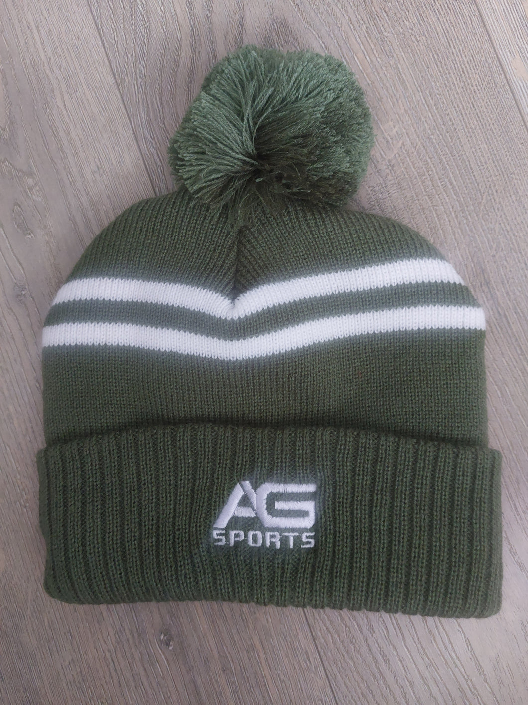 GREEN/WHITE BOBBLE HAT